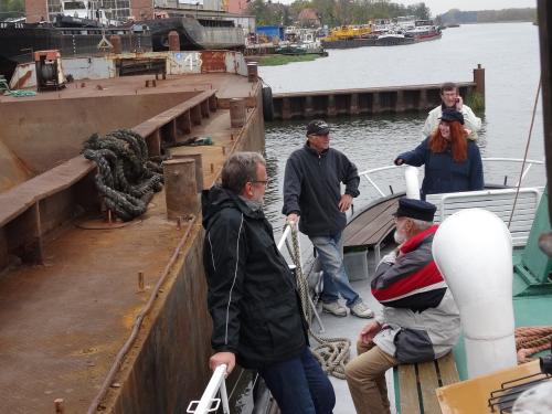 Warten auf die Zuweisung des Liegeplatzes 1